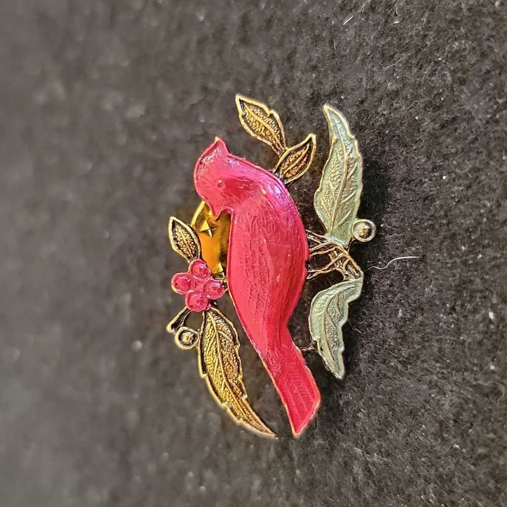 Vintage Sarah Coventry Enamel Cardinal Pin